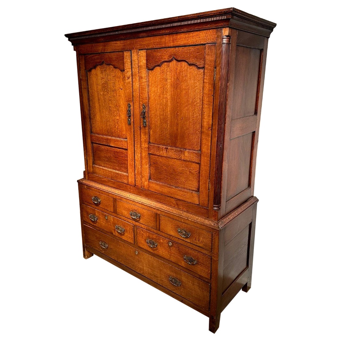 18th Century Welsh Cupboard For Sale