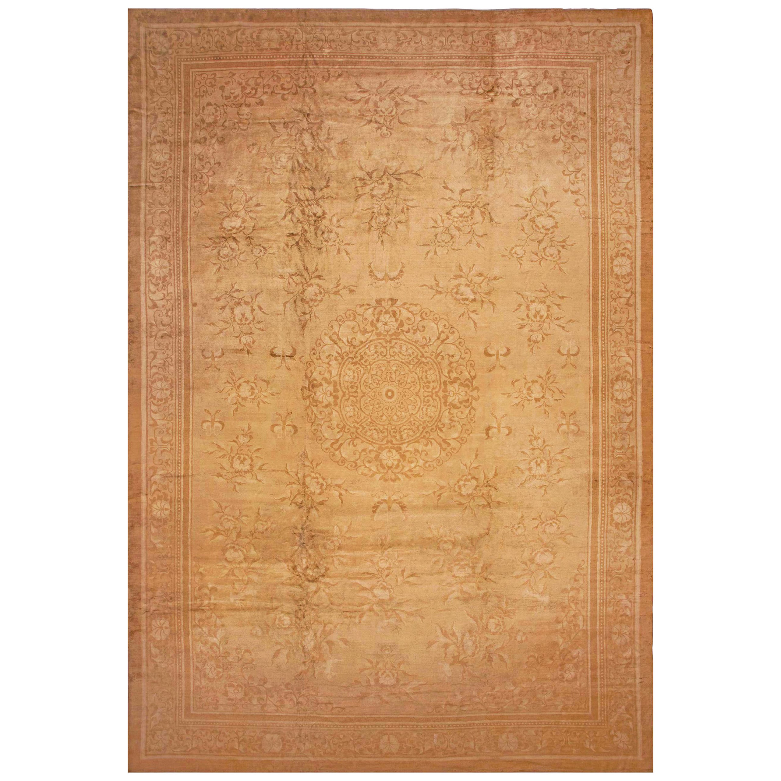 Übergroßer antiker orientalischer indischer Agra-Teppich in Übergröße 15'10" x 24' im Angebot