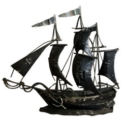 Handgeschmiedetes Pirateschiff aus schwarzem Metall von Enesco, Vintage