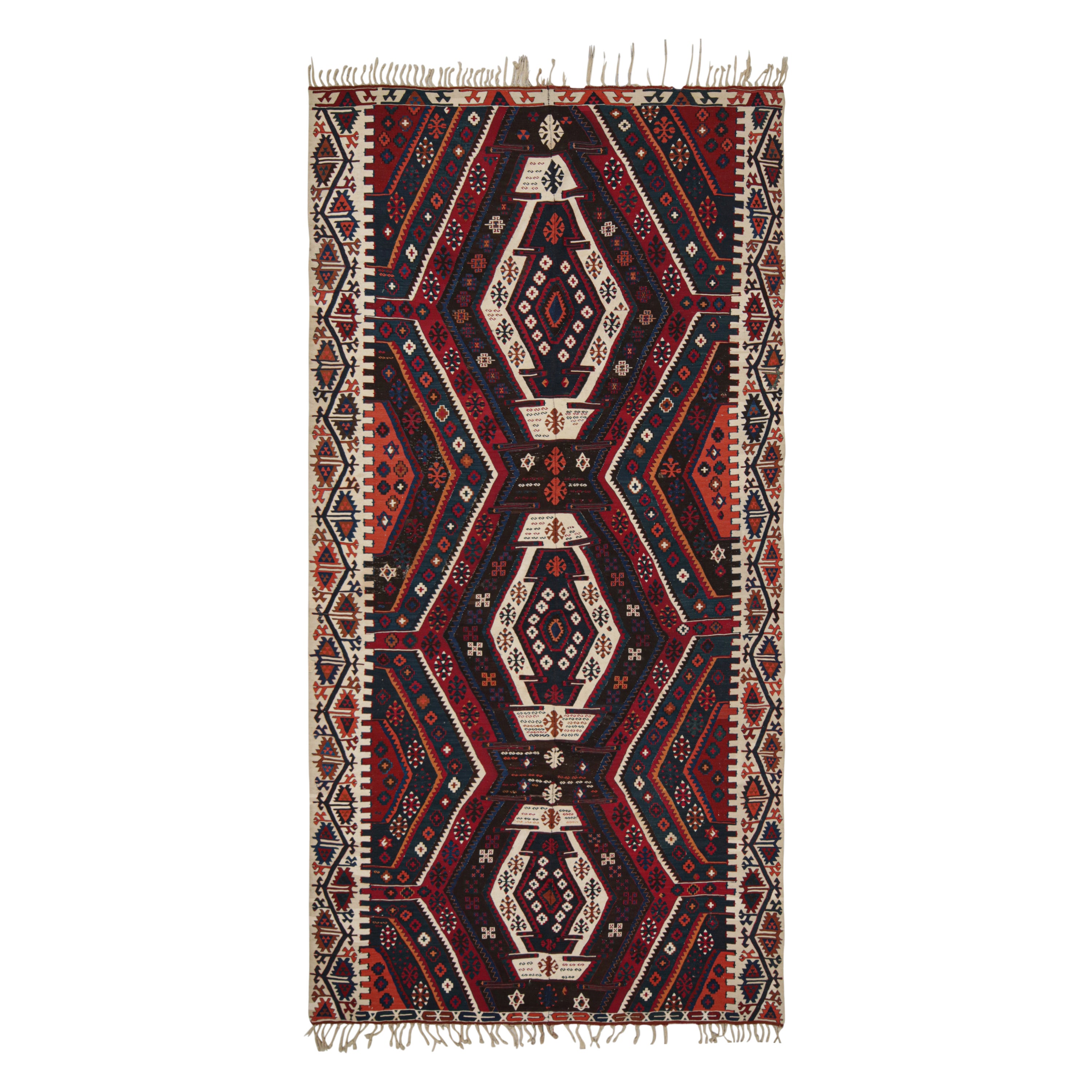 Kilim turc vintage à motifs géométriques polychromes, de Rug & Kilim