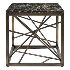 Table d'appoint Morgan Clayhall, base sculpturale, acier, marbre, personnalisée