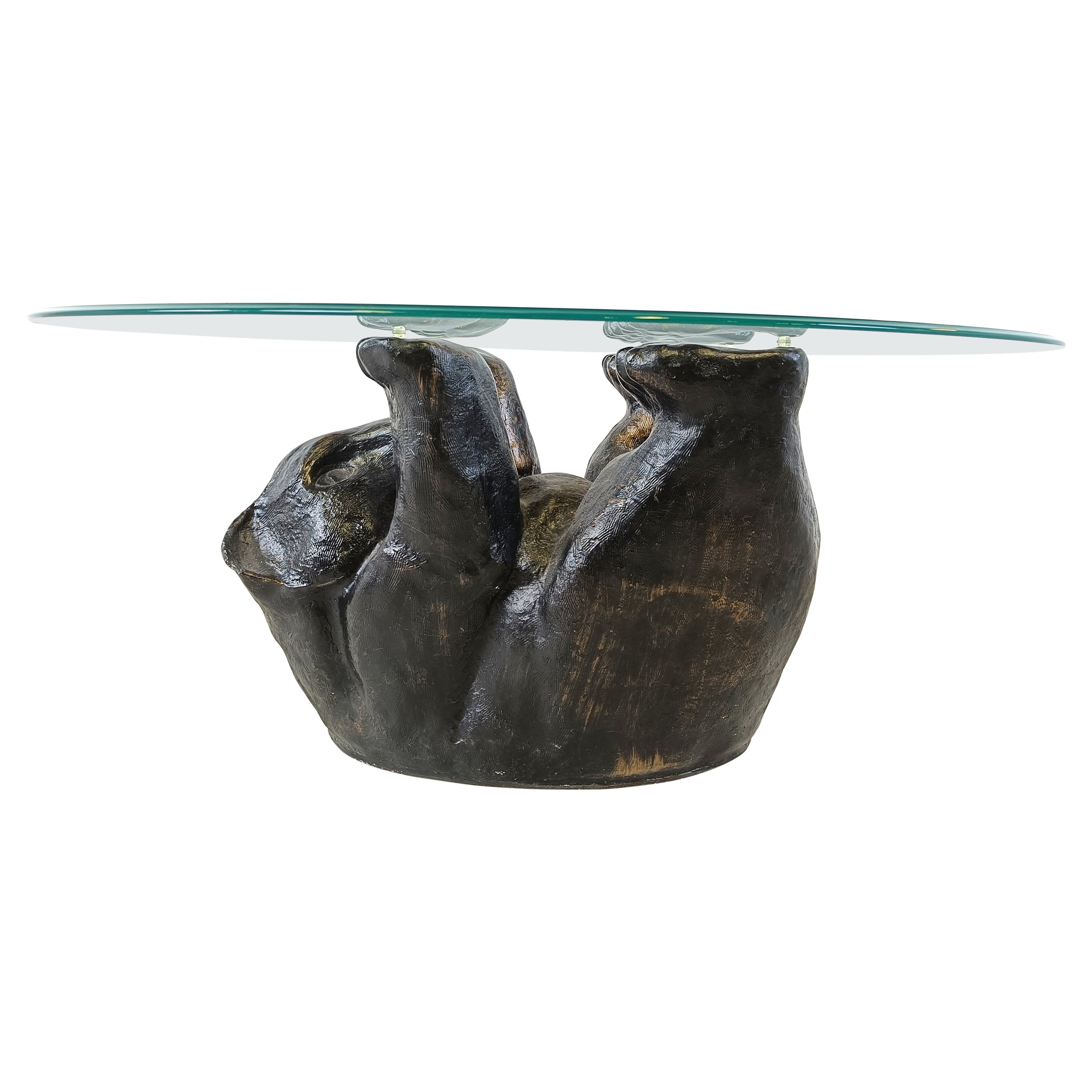 Table basse sculpturale unique en forme d'ours noir, années 1970 en vente