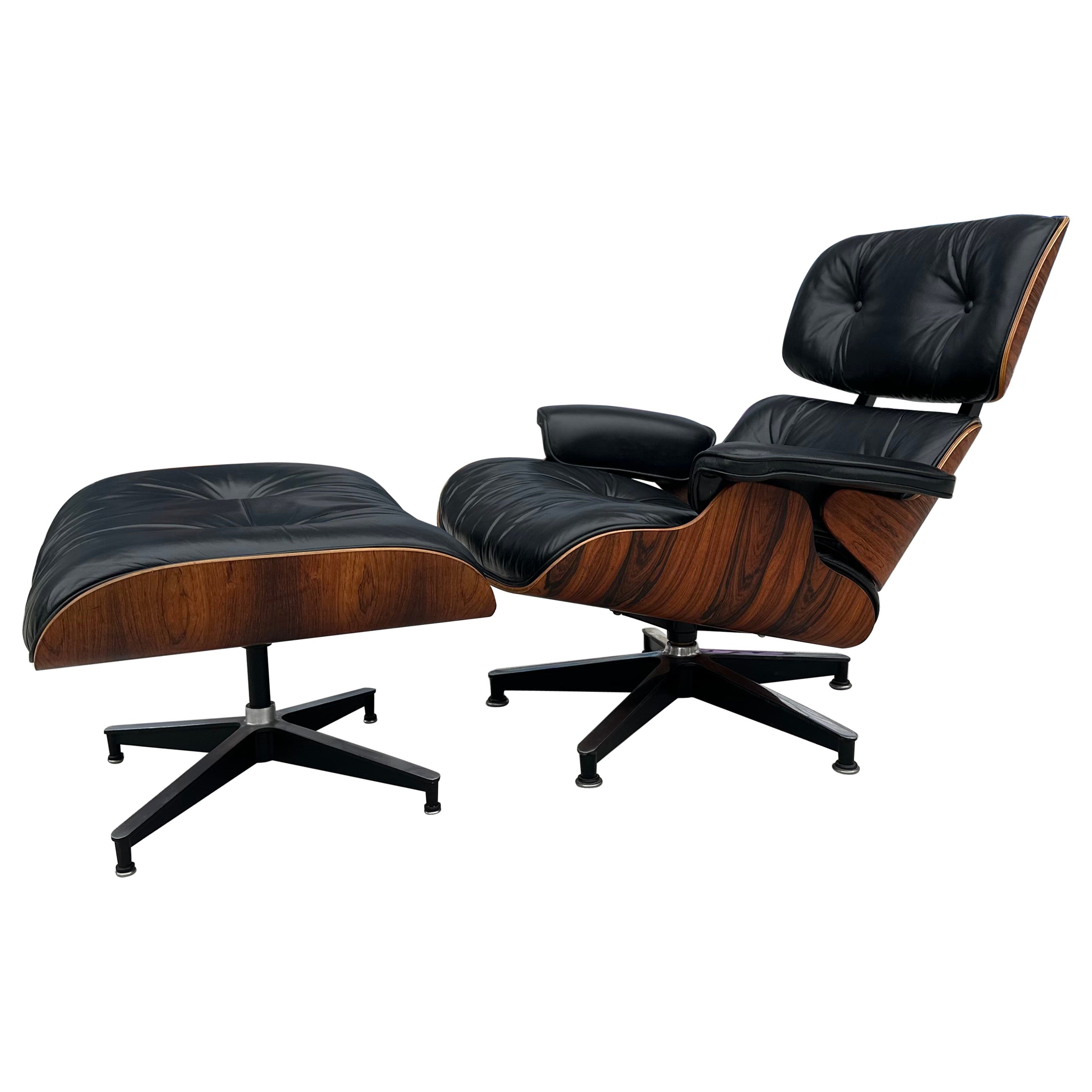 Superbe chaise longue et pouf Eames Herman Miller restaurée en vente