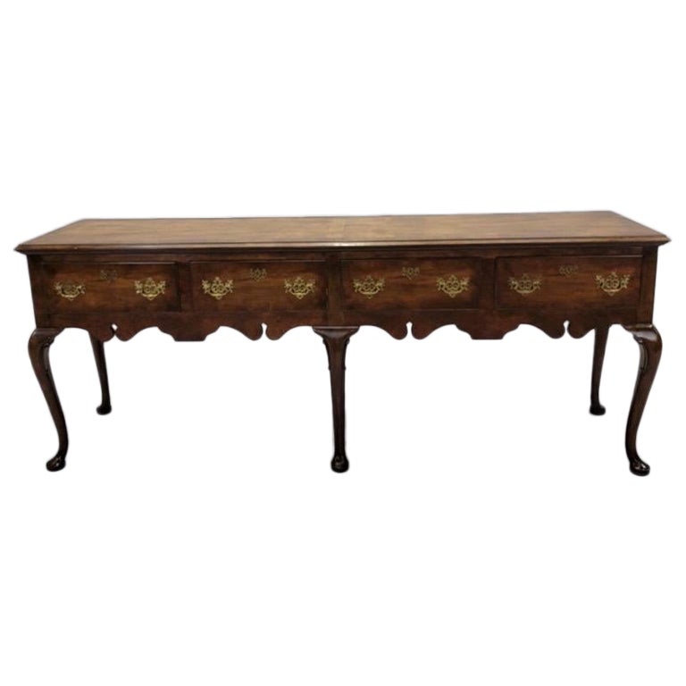 Table console/commode vintage en noyer de style Queen Anne par Baker Furniture Co. en vente