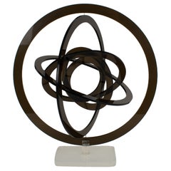 Escultura cinética modernista de lucita gris Astrolabio, Italia Años 70