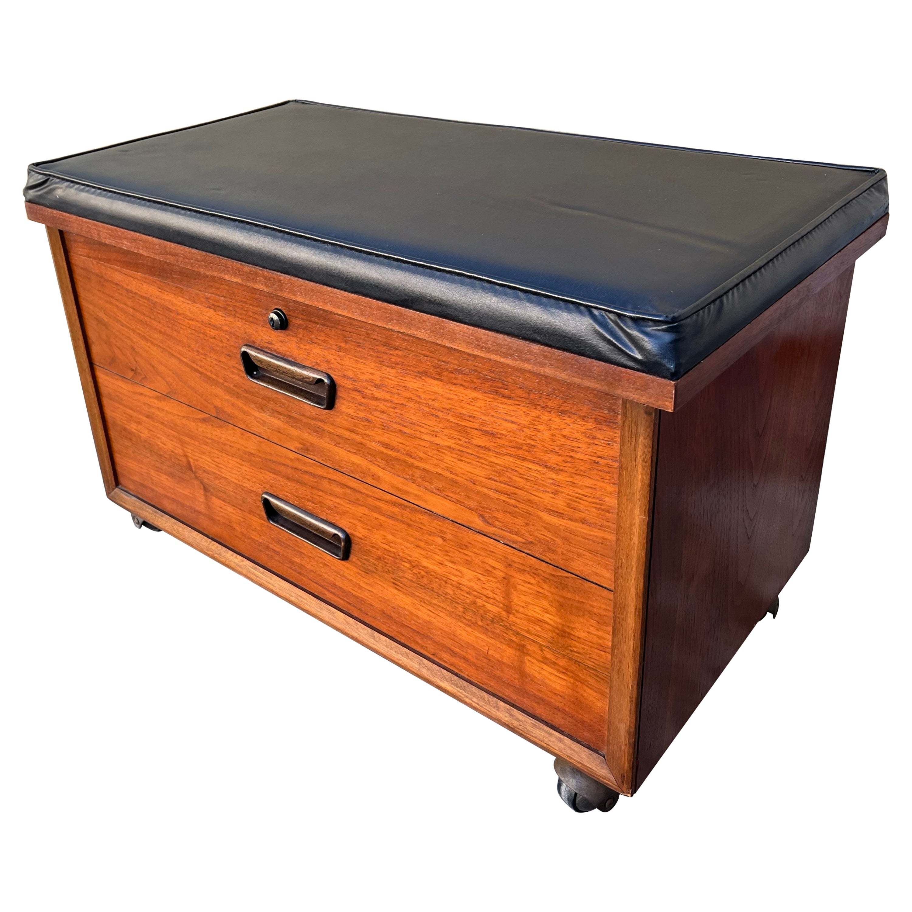 Mid Century Modern Lane Rolling Record Storage Bench. Circa 1970s. For Sale