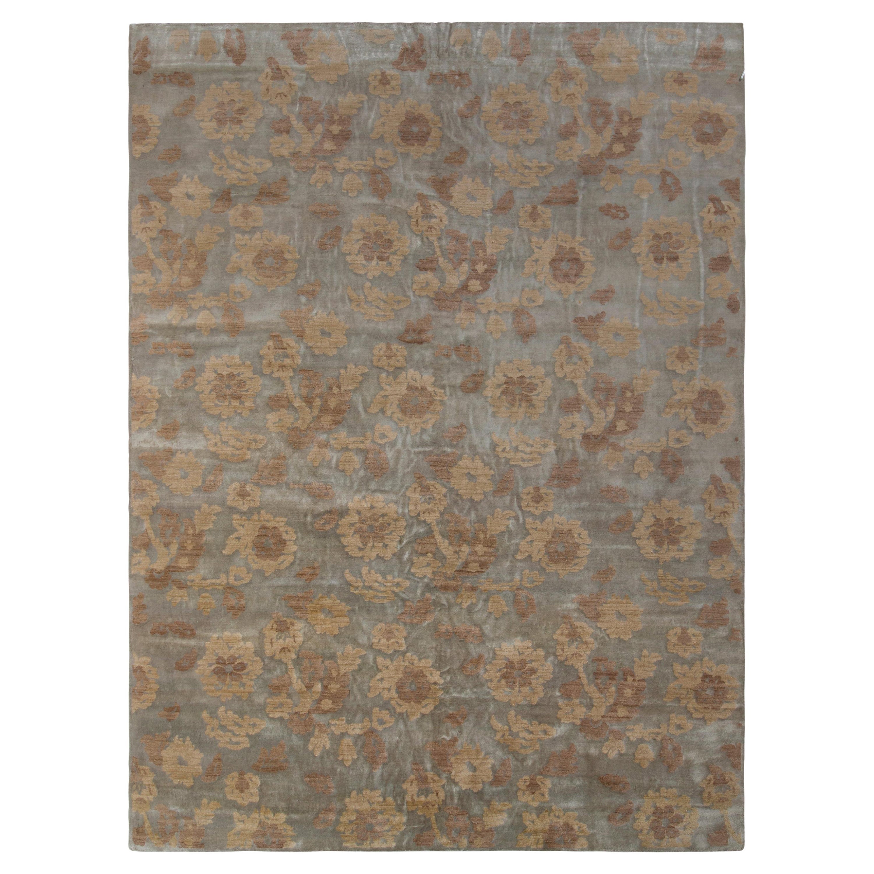 Handgefertigter Contemporary-Teppich von Rug & Kilim in Beige Brown mit Blumenmuster im Angebot