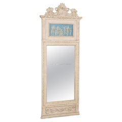 Großer weiß bemalter Trumeau-Spiegel mit griechischen Figuren, Schweden um 1900