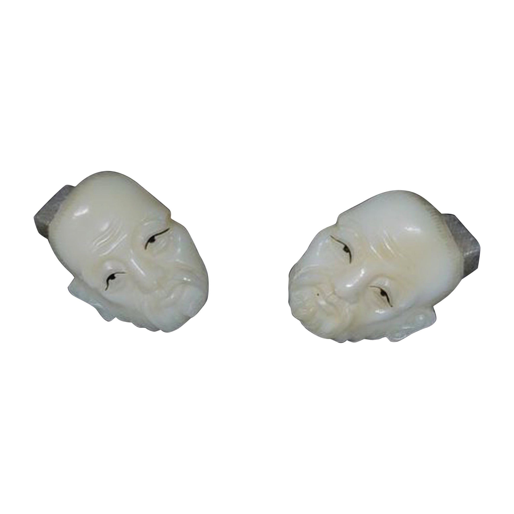 Japanisches Paar fein geschnitzter Manschettenknöpfe mit gegenüberliegenden Gesichtern, Paar im Angebot