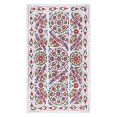 4,5x7.3 Ft Wandbehang aus Seide mit Stickerei, Usbekistan-Bettspread, handgefertigter Wandteppich