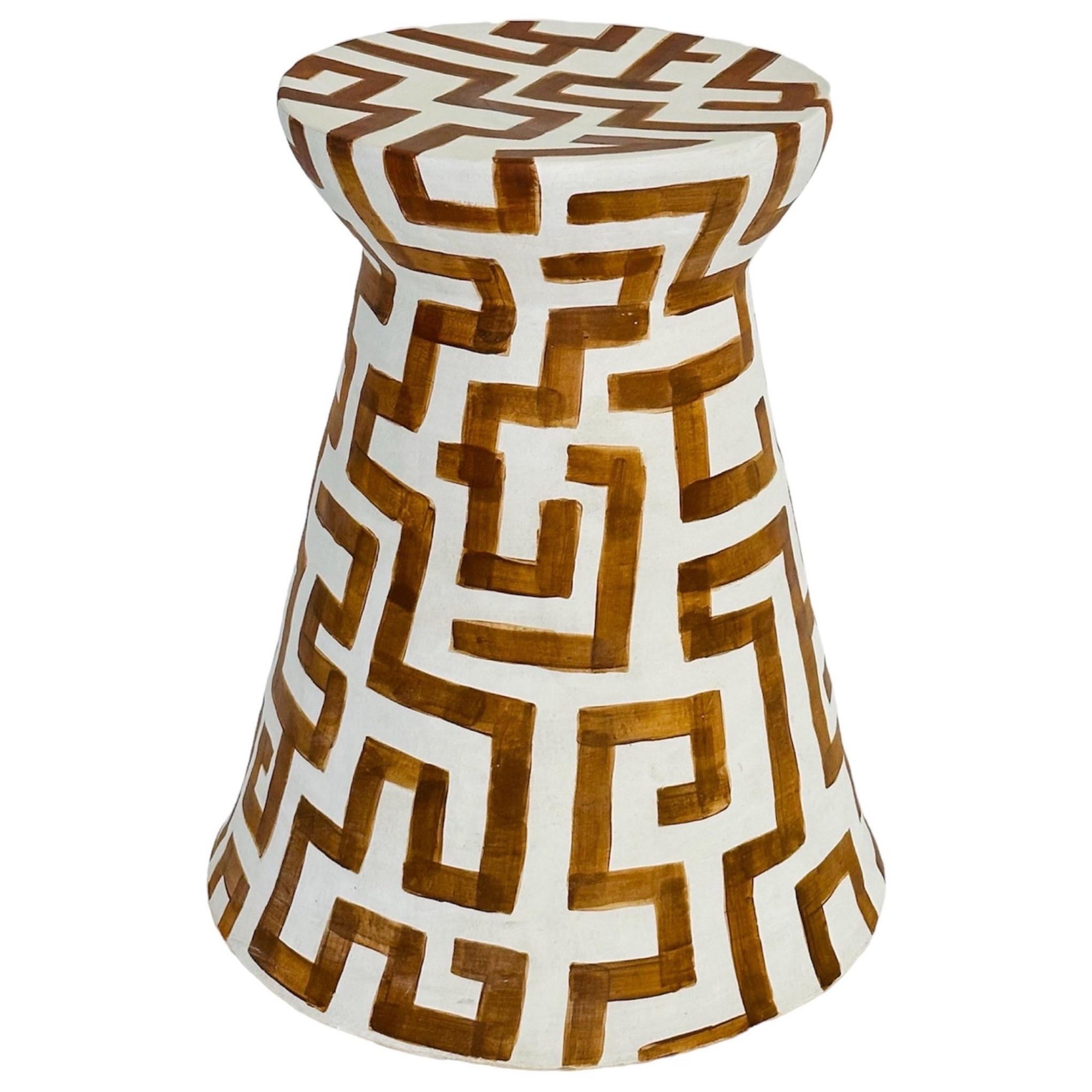 Tavolo da cocktail in ceramica con motivo geometrico classico