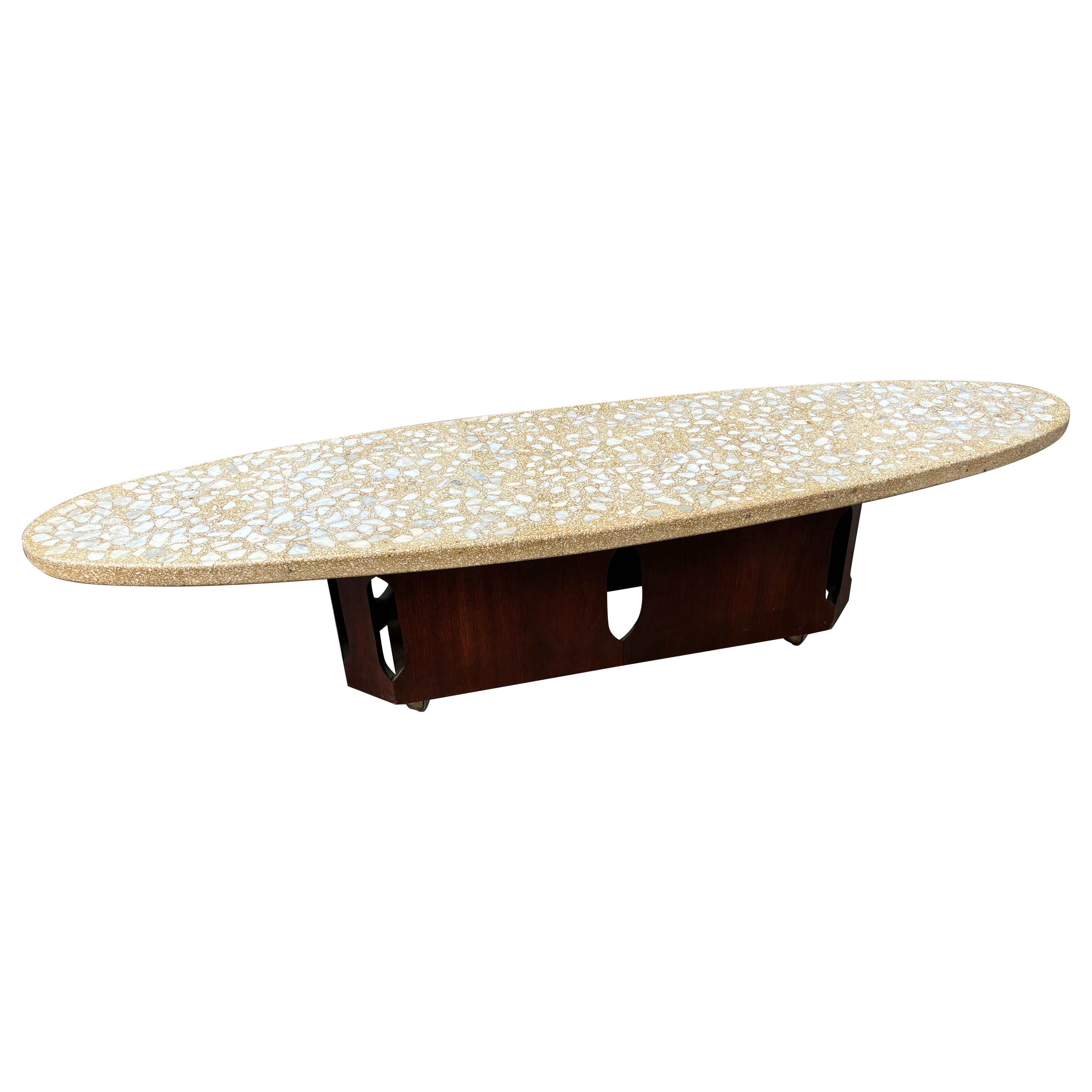 Couchtisch im Harvy Probber-Stil aus Terrazzo und Steinintarsien mit Surfboard-Intarsien im Angebot