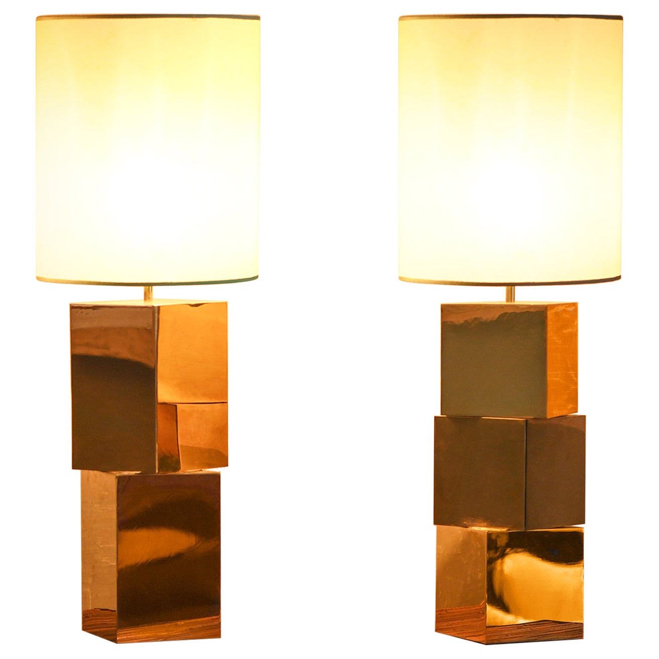 Pair of lamps designed by Umberto Mantineo with brass modules  For Sale