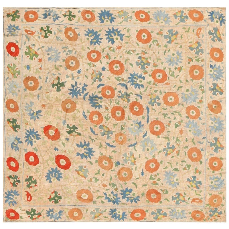 Magnifique textile de broderie ottomane du 18ème siècle, 3'10" x 3'1"