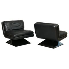 Retro Set of three Space Age leather lounge chairs on acrylic base. Italy c1970
