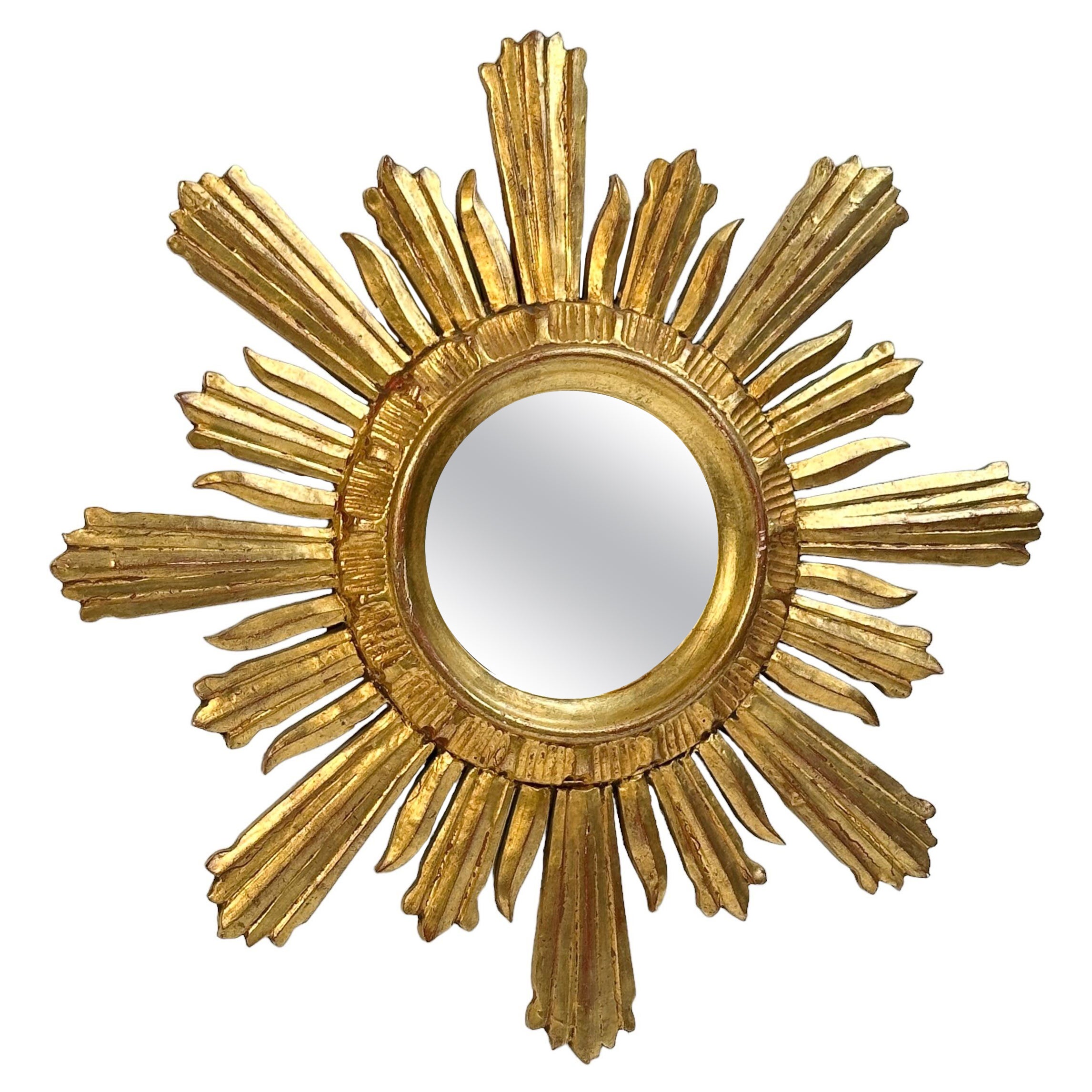 Beautiful Starburst Sunburst Gilded Wood Mirror Italy, circa 1930s For Sale