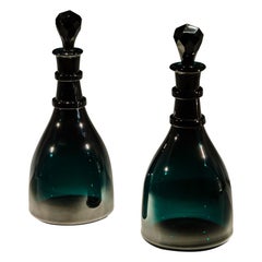 Antique A Fine Pair Of Emerald Green Taper Decanters