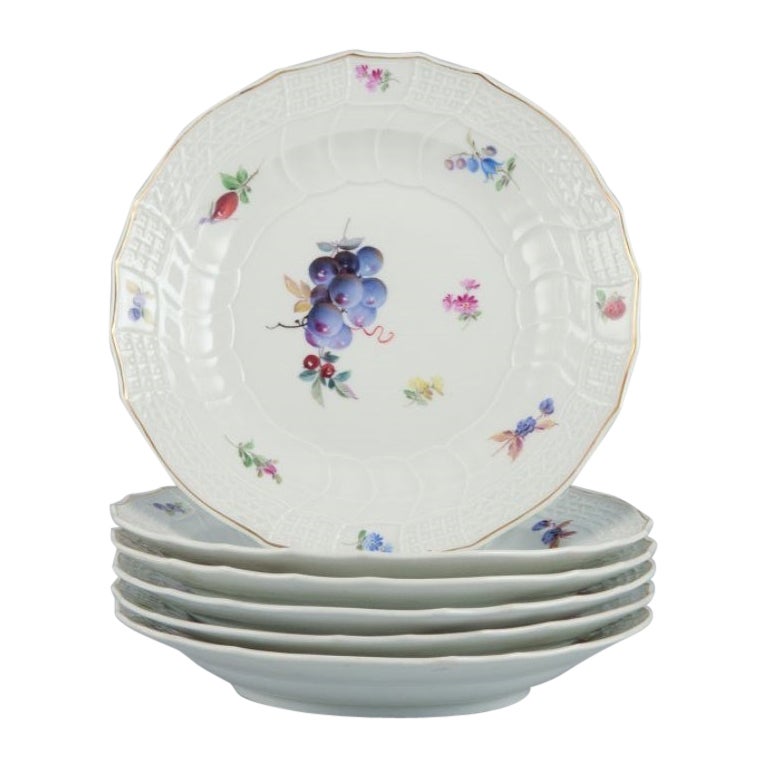 Meissen, Germany. A set of six antique deep porcelain dinner plates.  For Sale