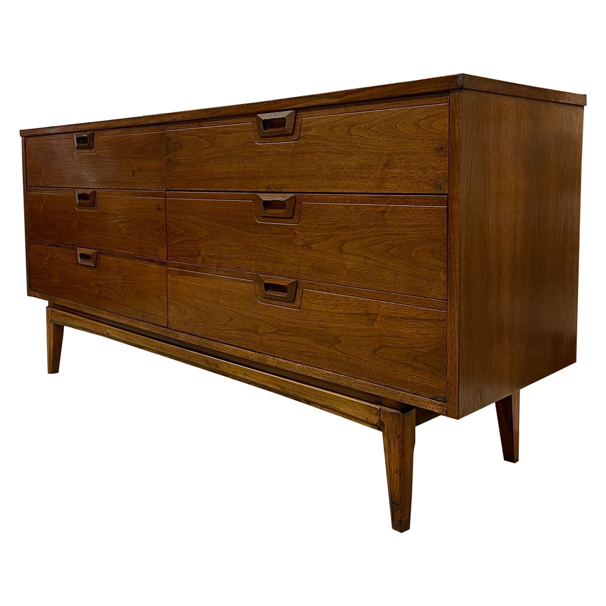Vintage Mid Century Modern 6 Drawer Dresser. Uk Import. For Sale