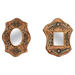 Ensemble de deux miroirs muraux péruviens vintage du milieu du siècle en bois peints à la main