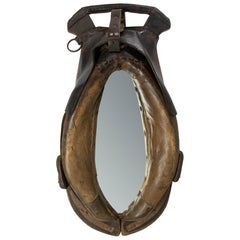 Miroir français drapé à col de cheval, fin du 19ème siècle