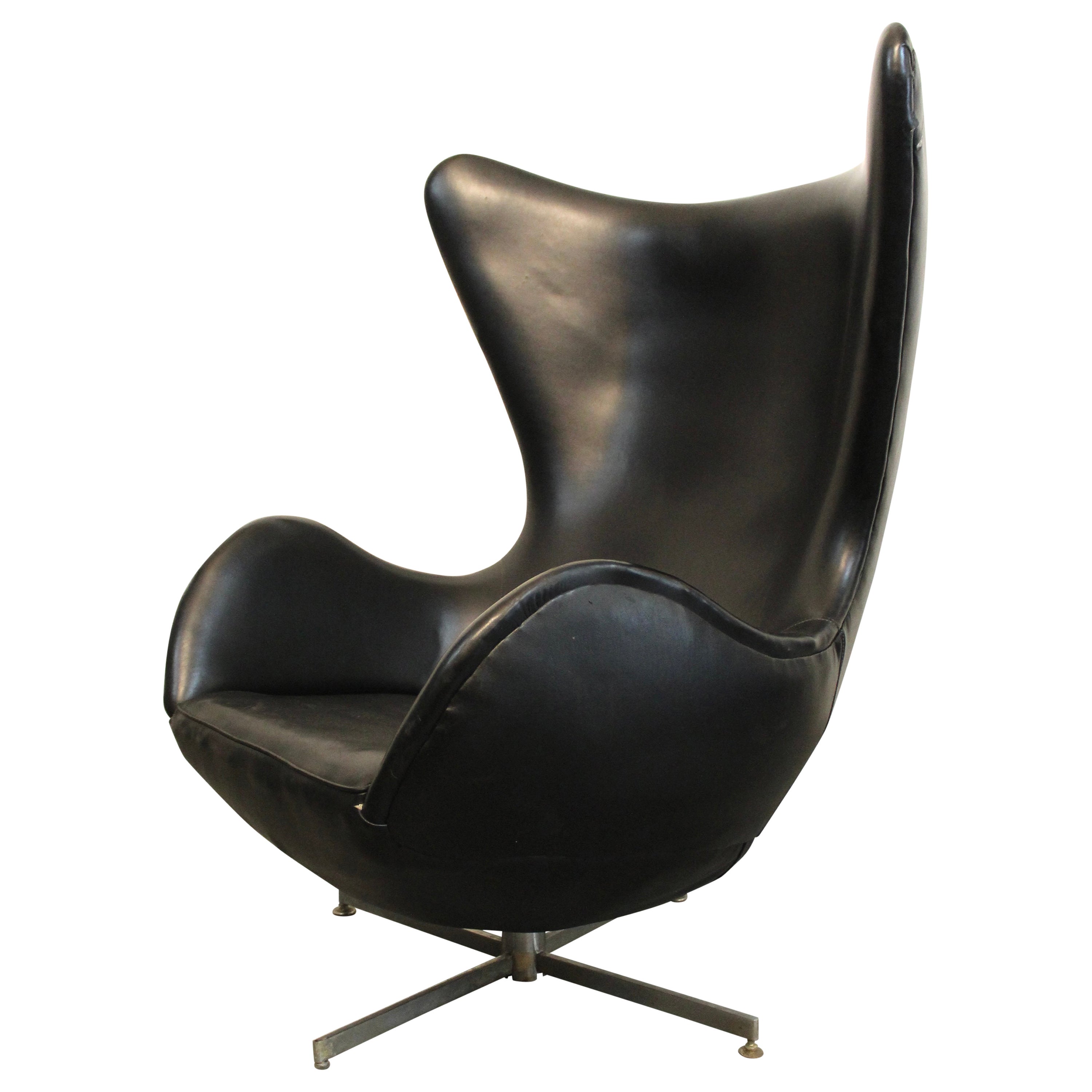 Mid-Century Scandinavian Modern Egg Chair For Sale