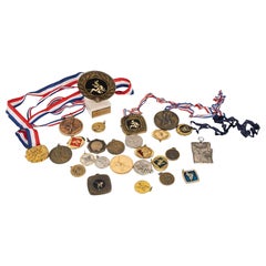 Ensemble de 25 médailles sportives, 20e siècle.