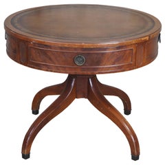 Ancienne table à tambour de style Régence ronde en acajou ouvragé et cuir de 24 pouces
