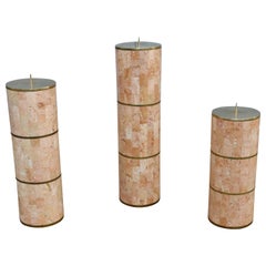 Maitland Smith Candelabros de piedra y latón teselados Diseño de los años 80