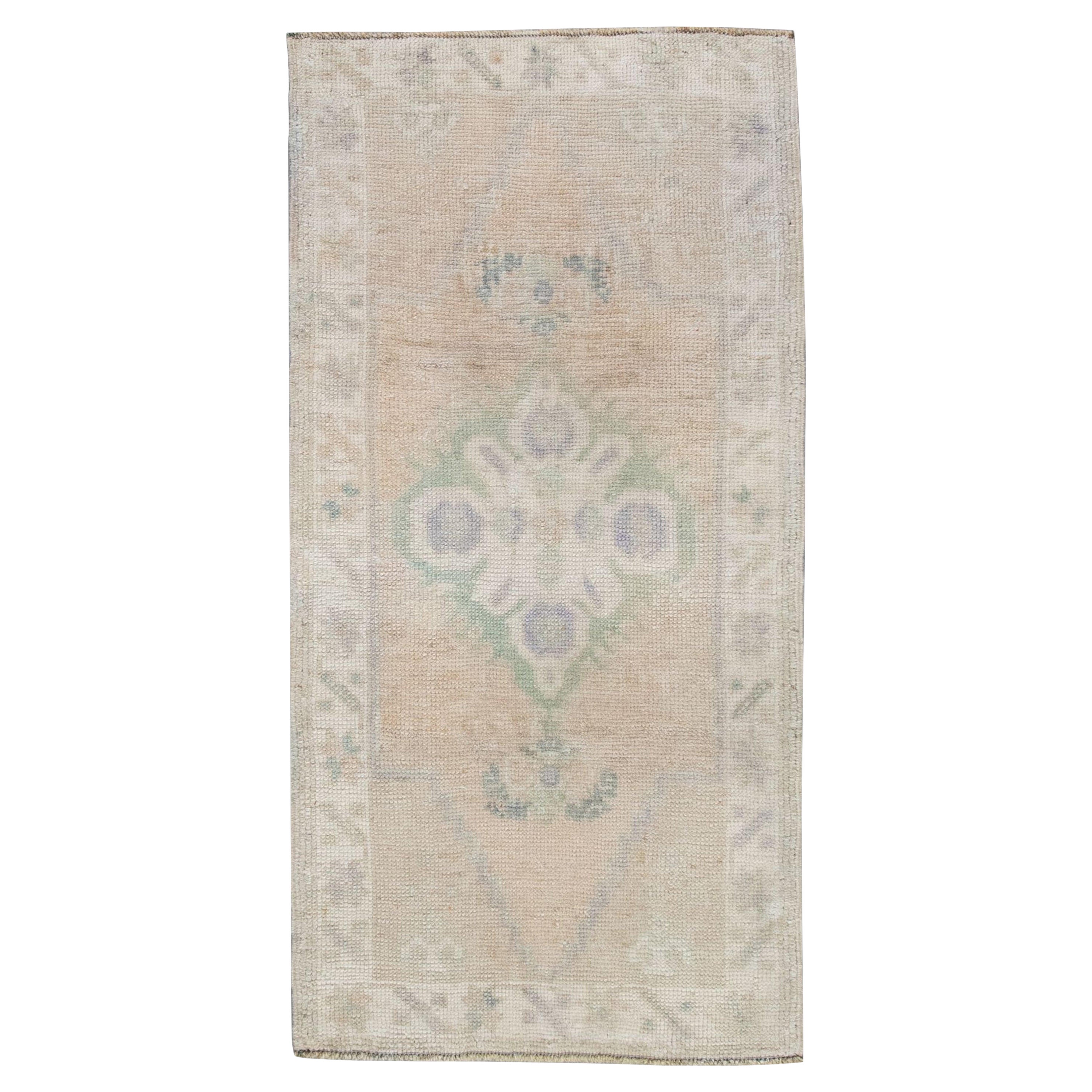 Mini tapis turc vintage noué à la main 1'6" x 3' n° 17