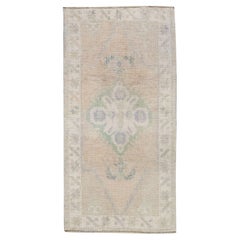Mini tapis turc vintage noué à la main 1'6" x 3' n° 17