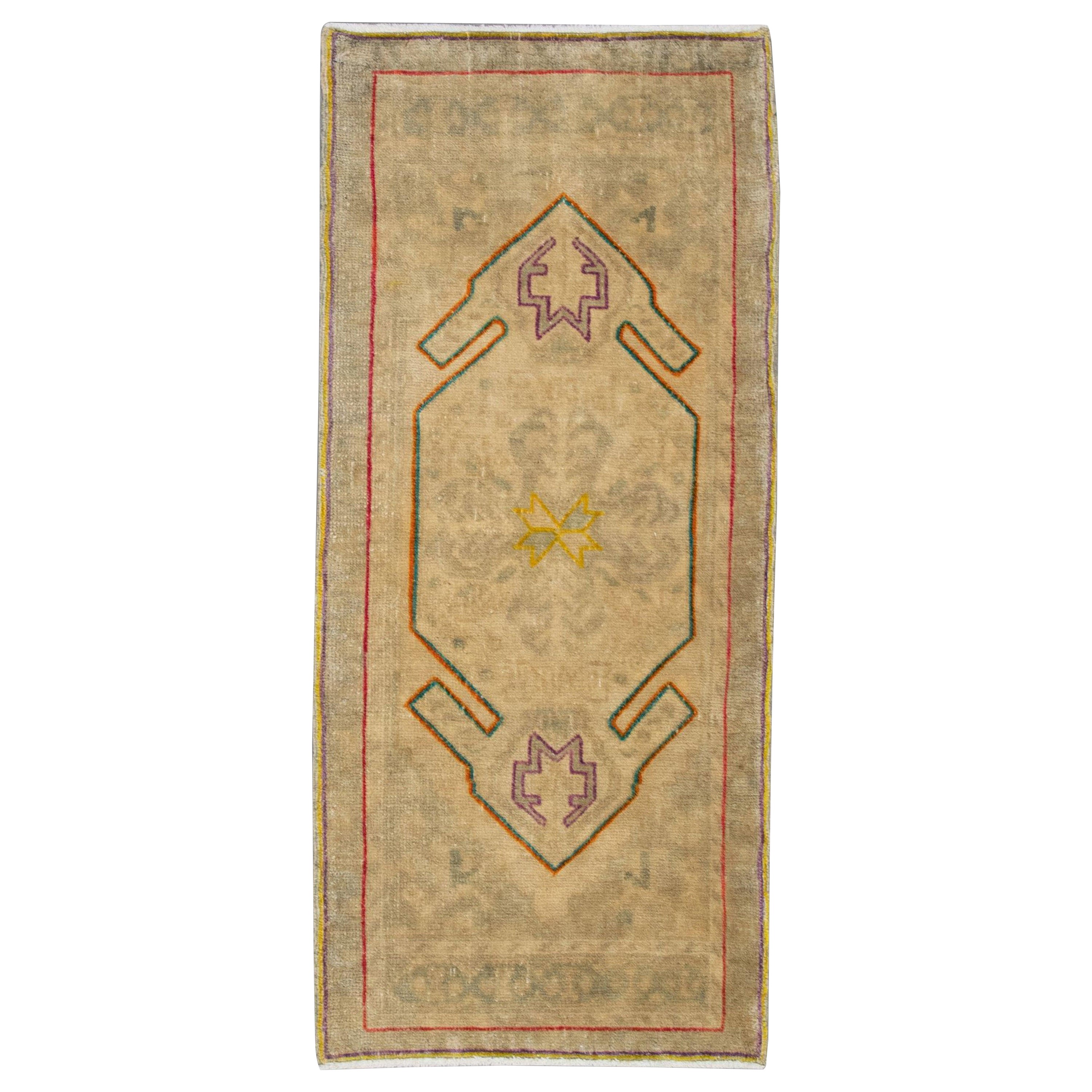 Oriental Hand Knotted Vintage Turkish Mini Rug 1'5" x 3'3" #245-D For Sale