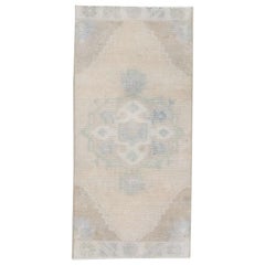 Mini tapis turc vintage noué à la main 1'3" x 2'7" n°07