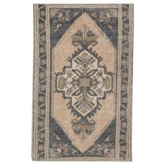 Mini tapis turc vintage noué à la main 1'8" x 2'7" n° 109