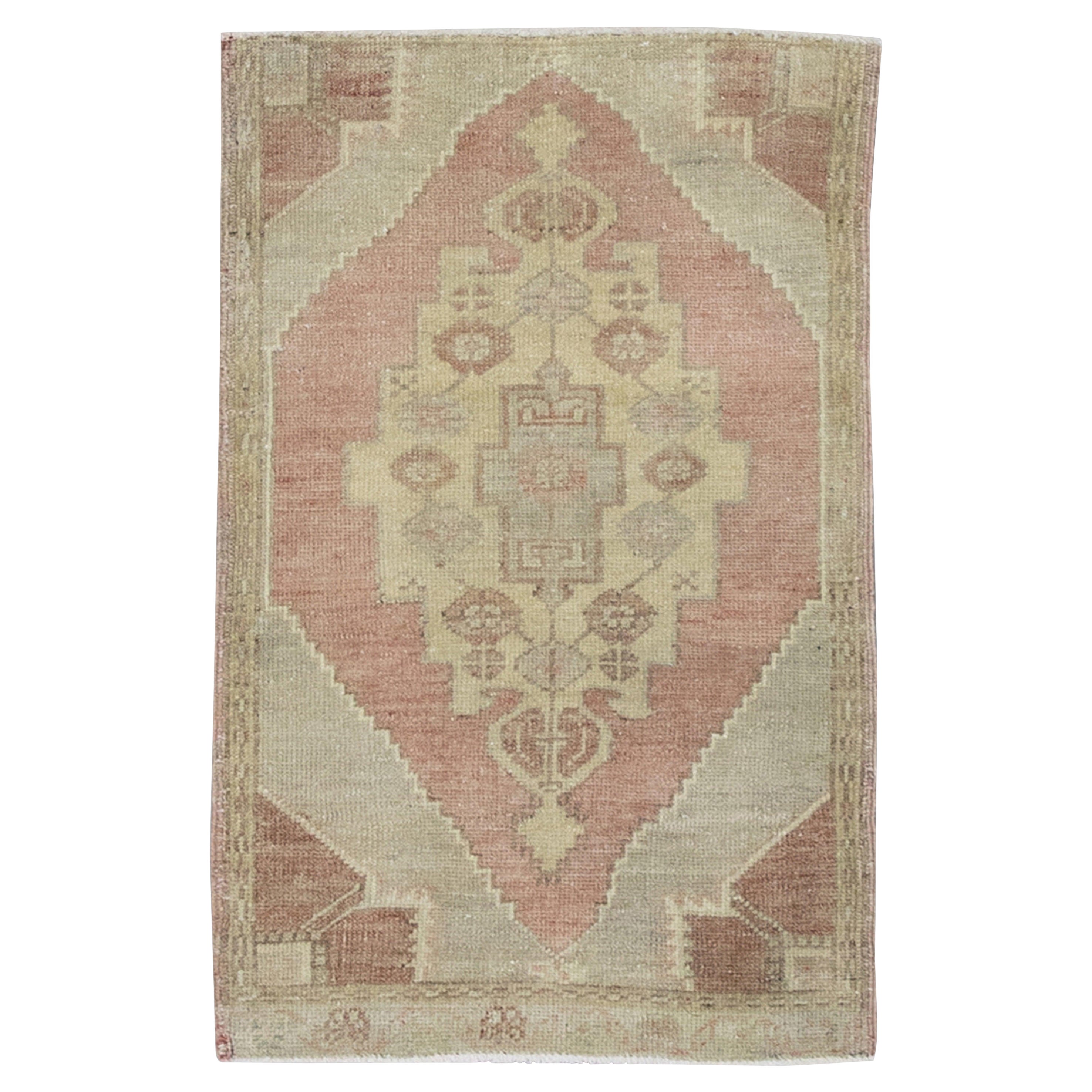 Oriental Hand Knotted Vintage Turkish Mini Rug 1'7" x 2'8" #8407 For Sale