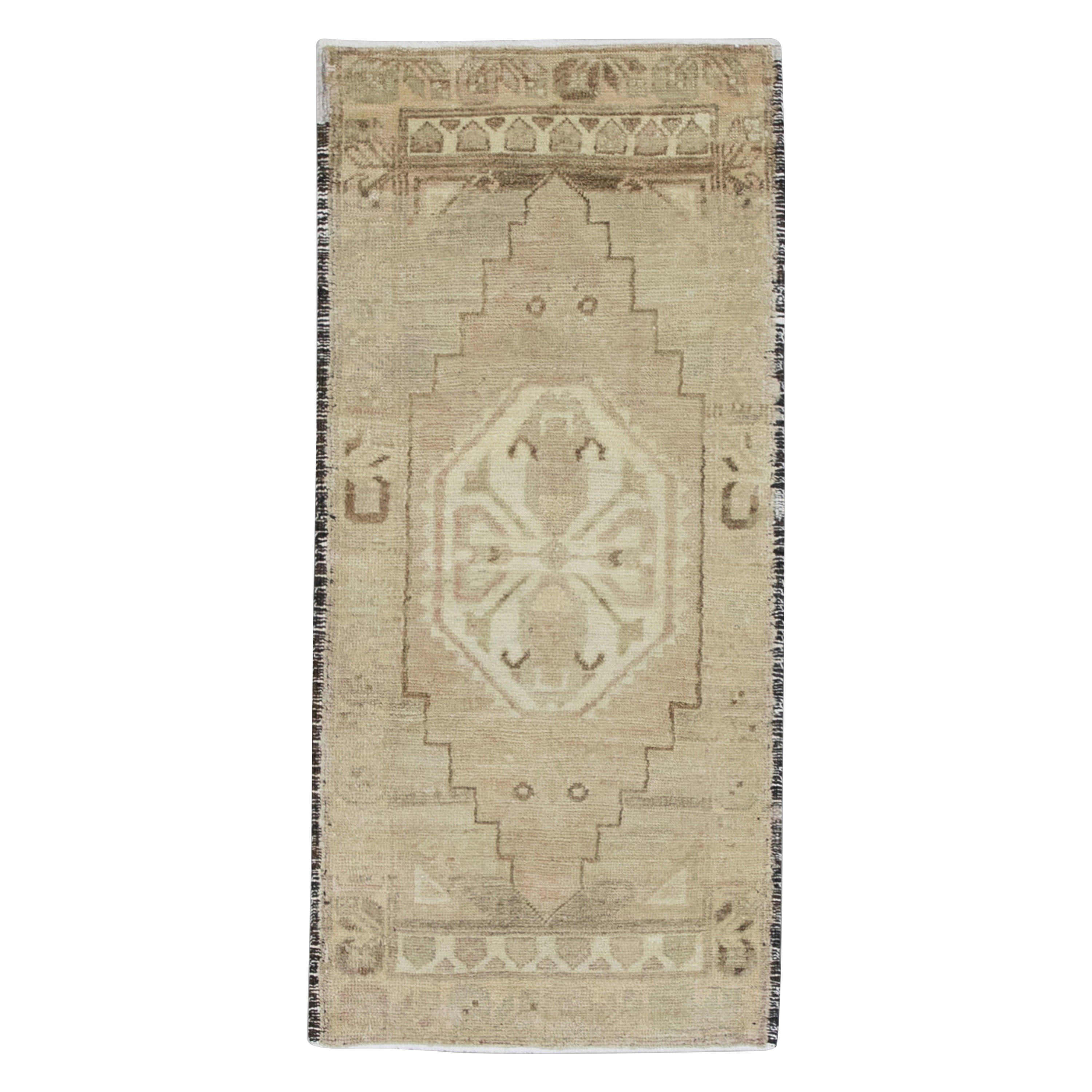 Oriental Hand Knotted Vintage Turkish Mini Rug 1'7" x 3'5" #8439 For Sale