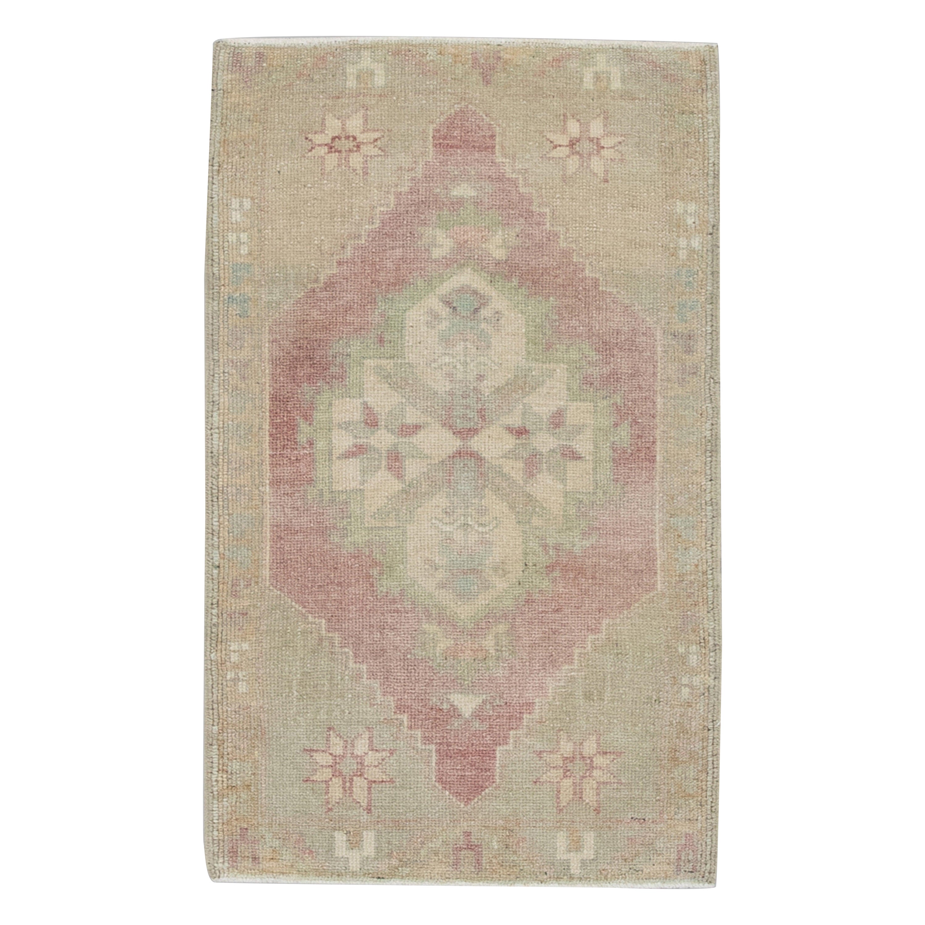 Oriental Hand Knotted Vintage Turkish Mini Rug 1'10" x 2'11" #8277 For Sale