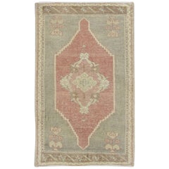 Mini tapis turc vintage noué à la main 1'11" x 2'10" n°8441