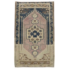 Mini tapis turc vintage noué à la main 1'10" x 3' n° 8538