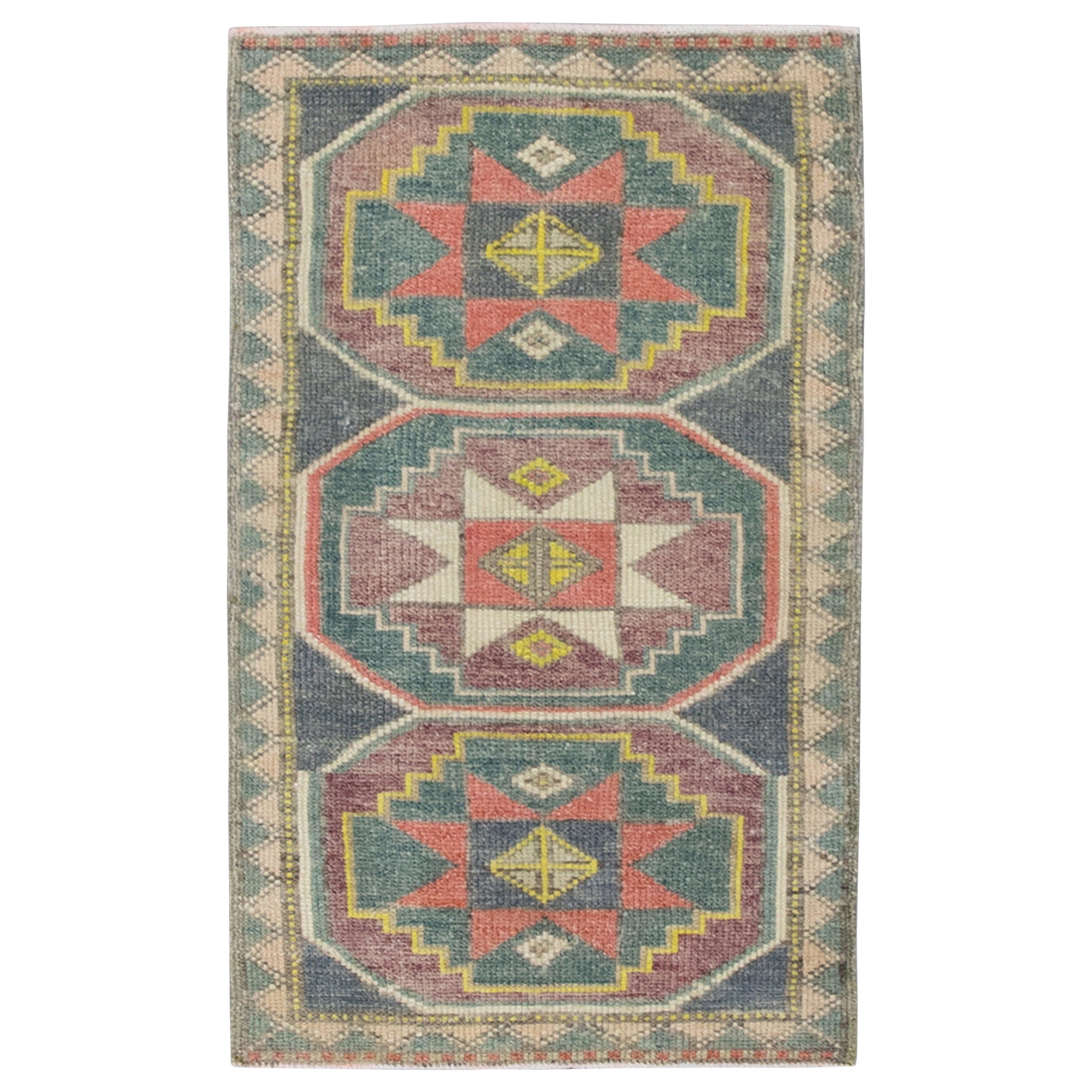 Oriental Hand Knotted Vintage Turkish Mini Rug 1'7" x 2'9" #8510 For Sale