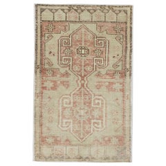 Mini tapis turc vintage noué à la main 1'11" x 3'1" n°8649