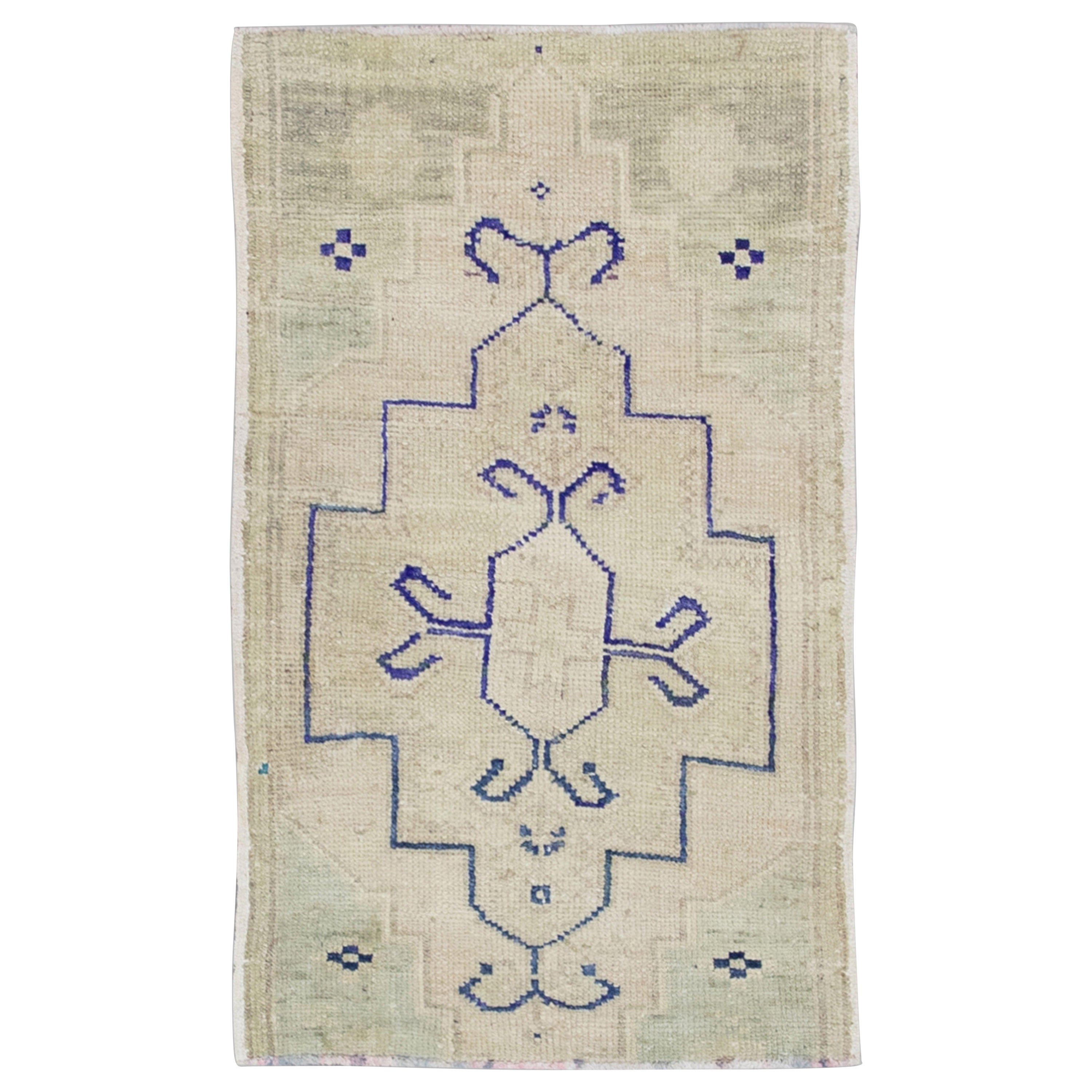 Oriental Hand Knotted Vintage Turkish Mini Rug 1'9" x 2'9" #8666 For Sale