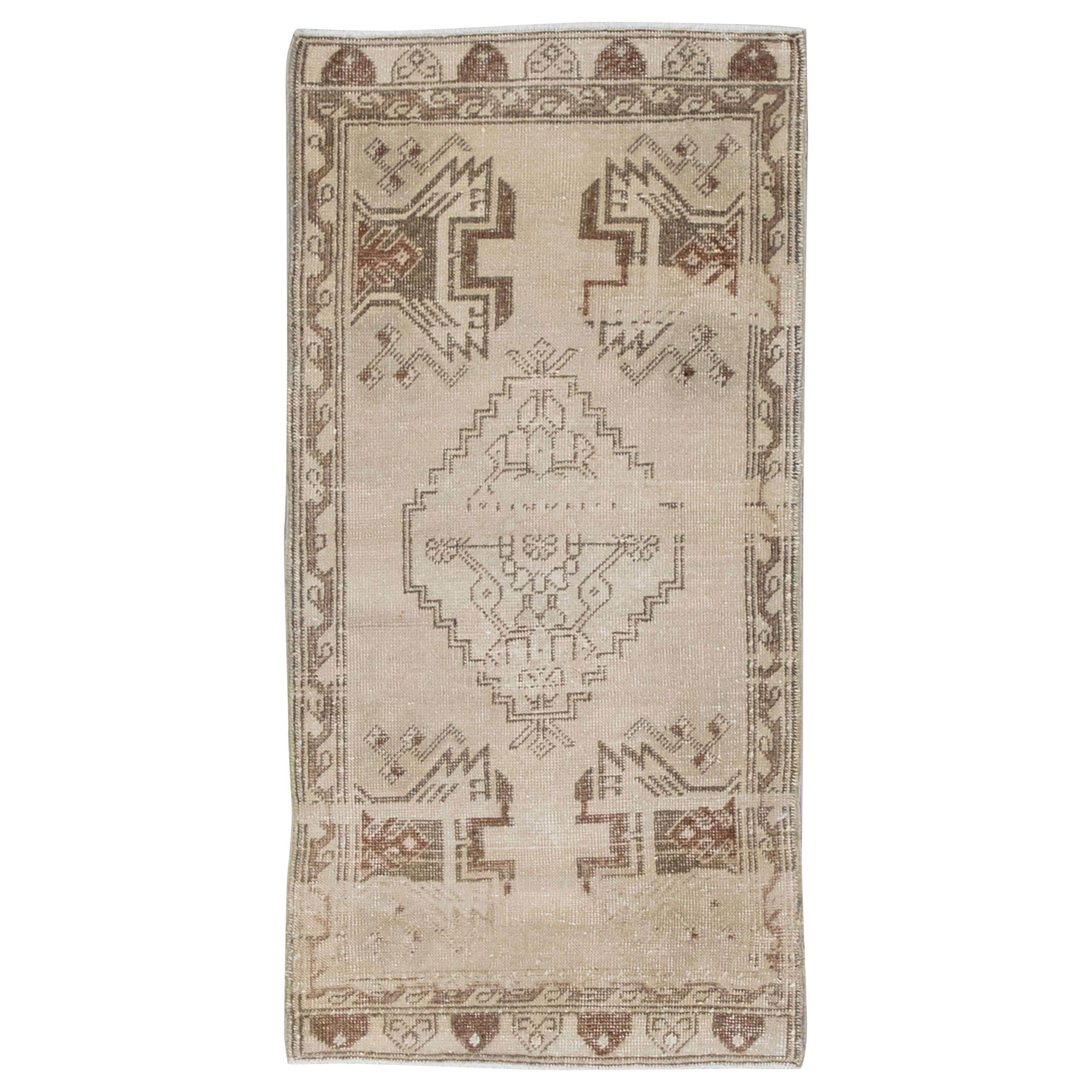 Oriental Hand Knotted Vintage Turkish Mini Rug 1'8" x 3'9" #8669 For Sale