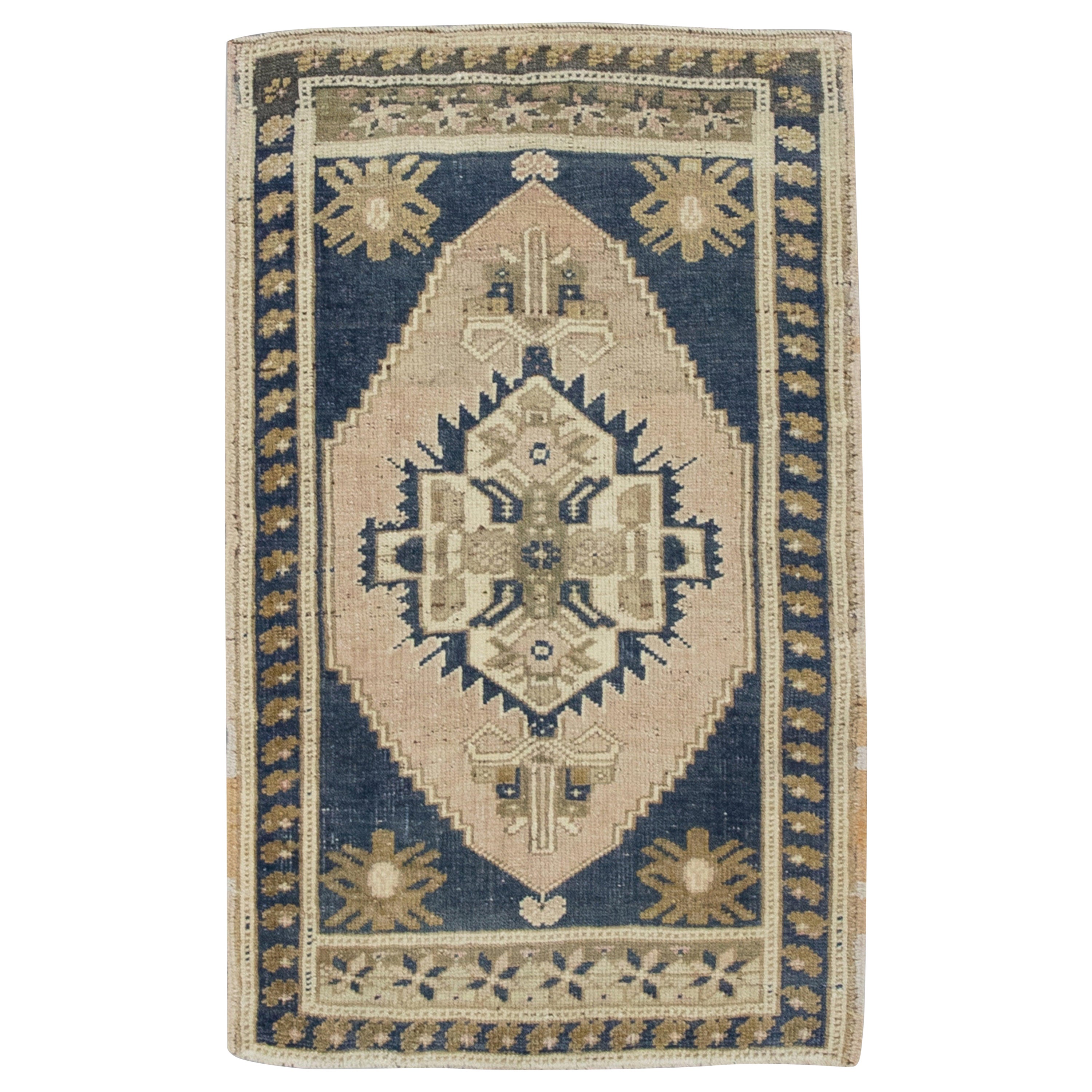 Oriental Hand Knotted Vintage Turkish Mini Rug 1'11" x 2'10" #8716 For Sale
