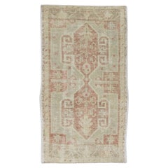 Mini tapis turc vintage noué à la main 1'9" x 3'3" n°8797