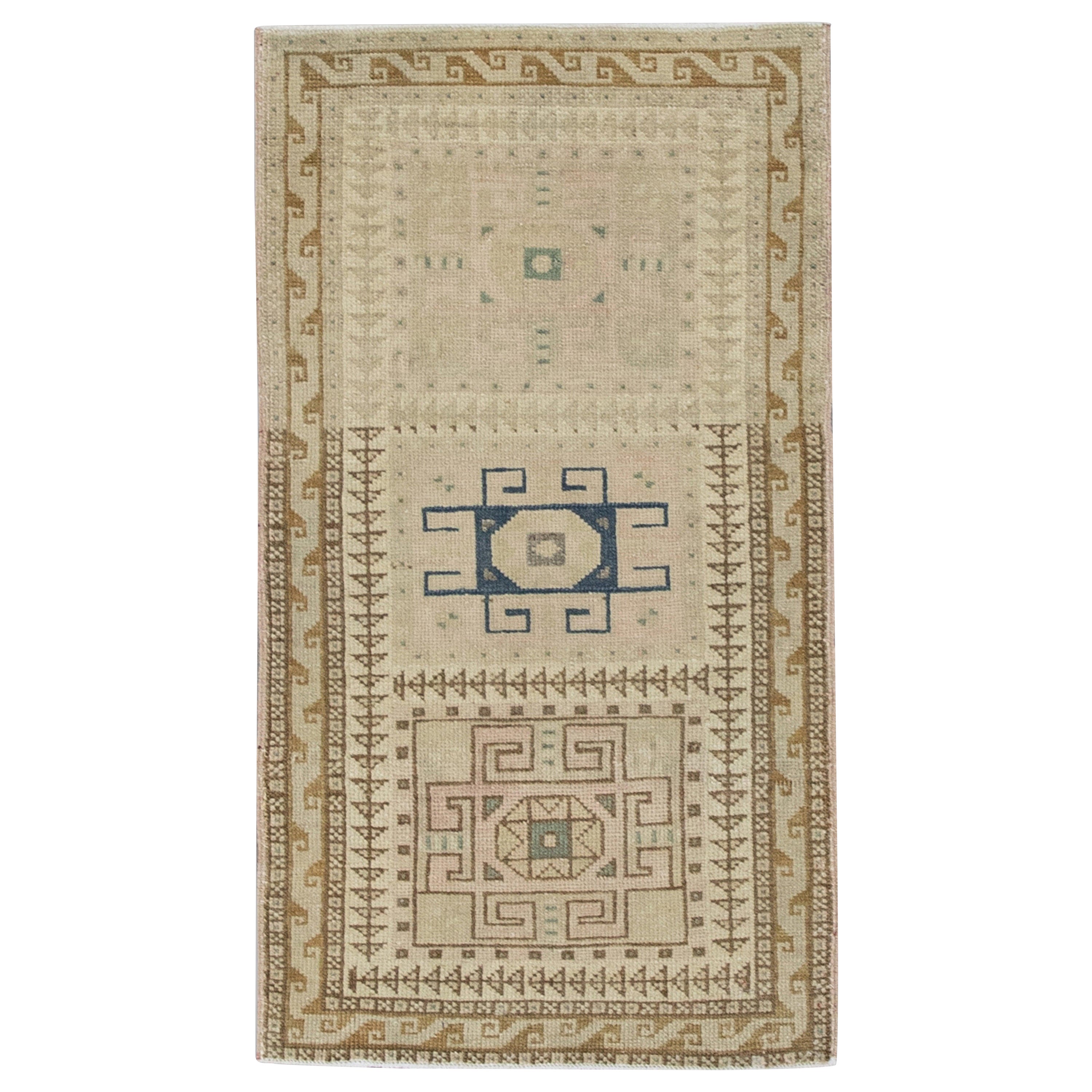 Oriental Hand Knotted Vintage Turkish Mini Rug 1'8" x 2'11" #8759 For Sale