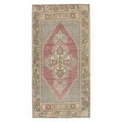 Mini tapis turc vintage noué à la main 1'8" x 3'3" n°8913