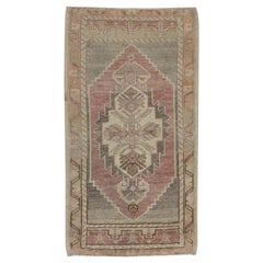 Mini tapis turc vintage noué à la main 1'8" x 3'2" n°8861