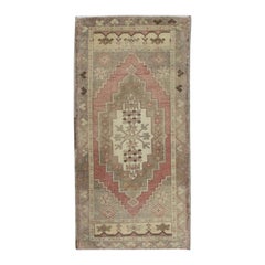 Orientalischer handgeknüpfter türkischer Vintage-Miniteppich 1'8" x 3'4" #8961