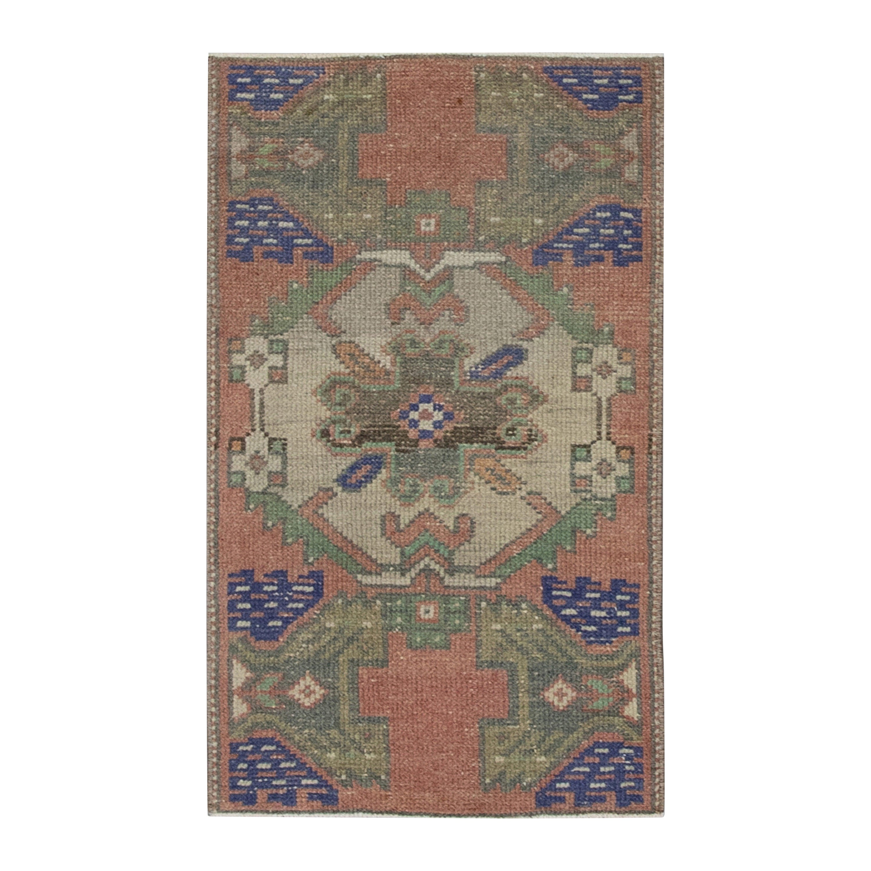 Mini tapis turc vintage noué à la main 1'5" x 2'10" n°8968 en vente